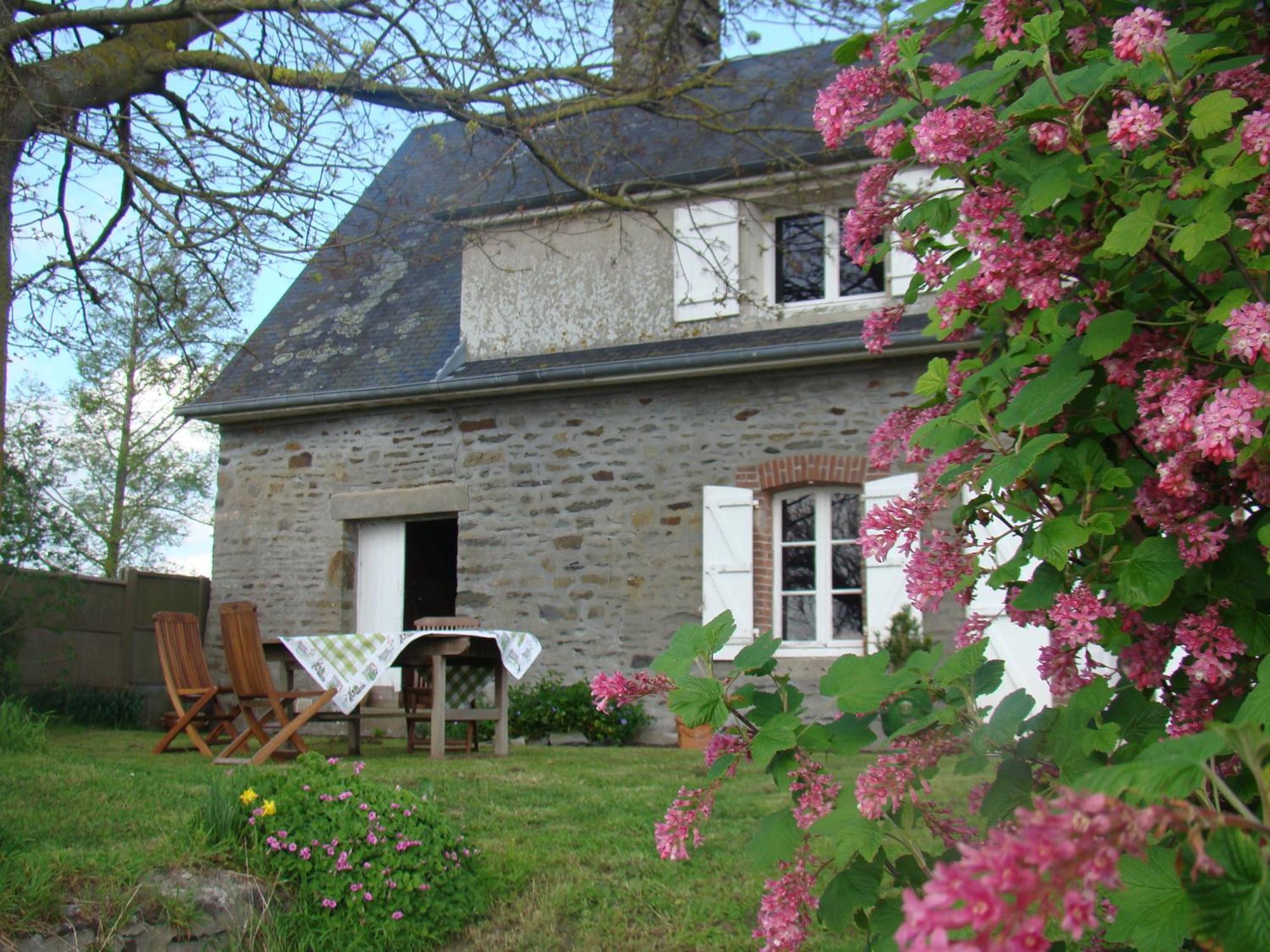 Entre Mont St Michel Et Merveille Vains Екстериор снимка